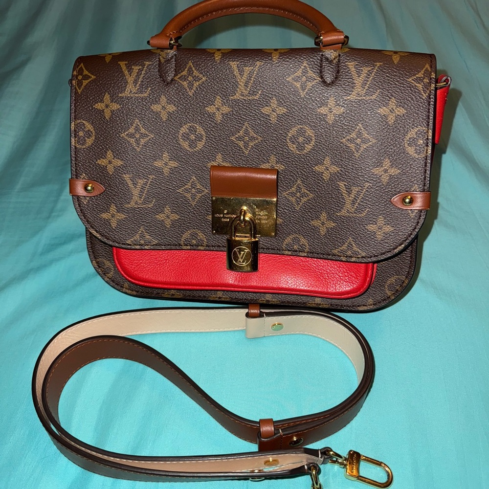 Authentic Louis Vuitton crossbody.